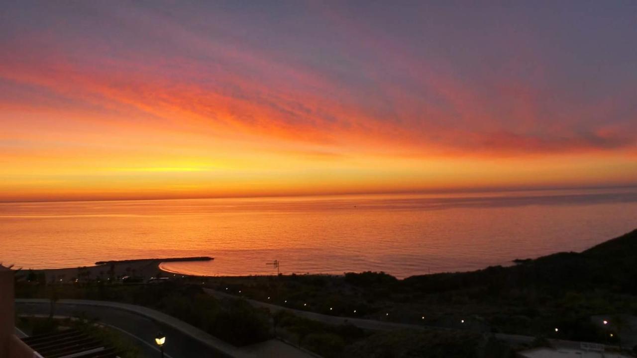 South Facing Apartment, Fantastic Sea Views,Terrace, 300M Beach モハカル エクステリア 写真