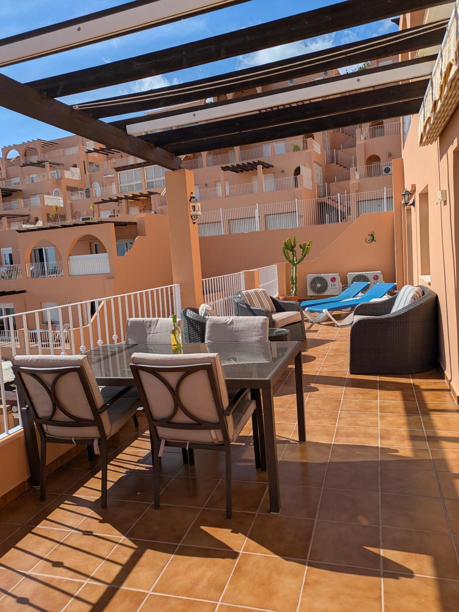 South Facing Apartment, Fantastic Sea Views,Terrace, 300M Beach モハカル エクステリア 写真